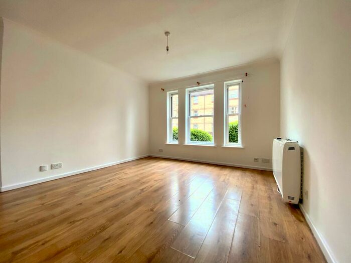 2 Bedroom Flat To Rent In Sandringham Place, Chelmsford, CM2