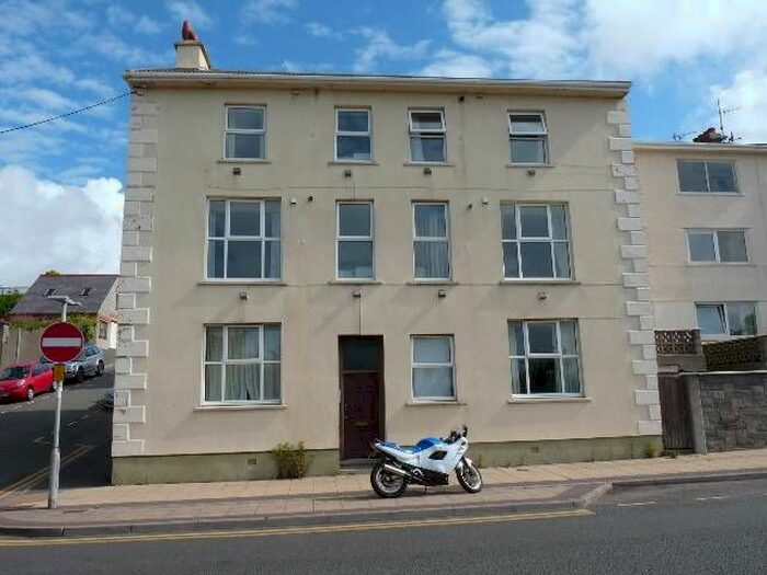 2 Bedroom Flat To Rent In Hamilton Terrace, Milford Haven, Pembrokeshire SA73