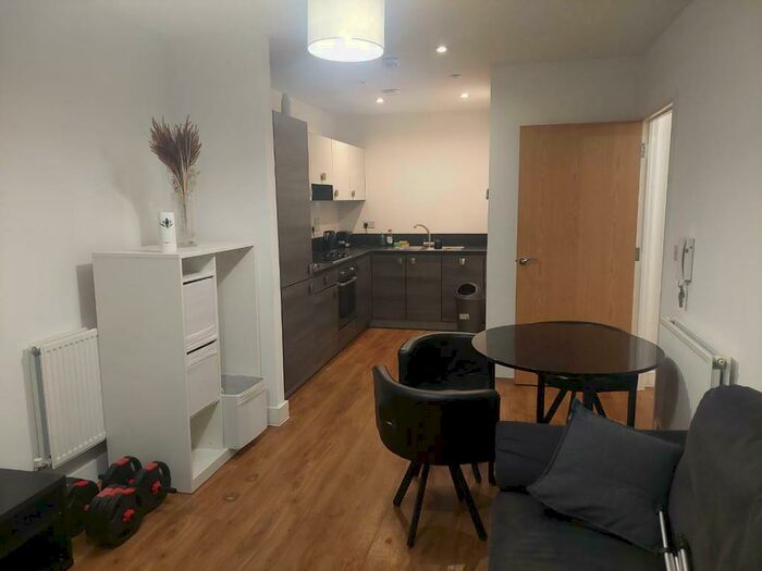 1 Bedroom Flat To Rent In Truman Walk, St Andrews, Bromley By Bow, London, E3