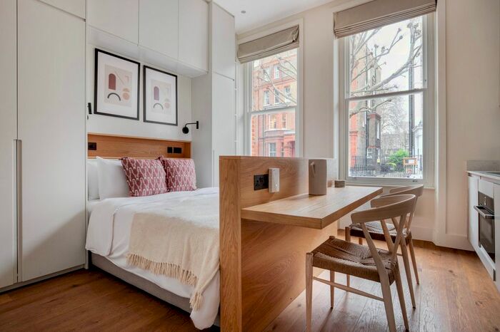 Studio To Rent In Earls Court, London, SW5