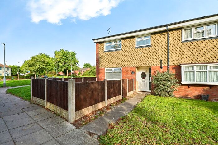 3 Bedroom Semi-detached House For Sale In Brooklands, Walsall, WS5