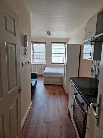 Studio To Rent In Flat, Park Street, Luton, LU1