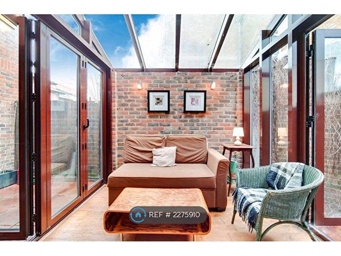 3 Bedroom End Of Terrace House To Rent In Lamplighter Close, London, E1