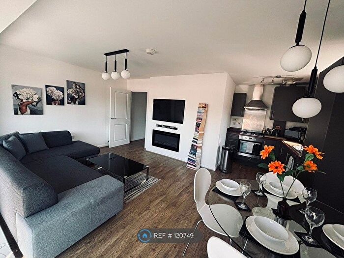 1 Bedroom Flat To Rent In Coutts Court, London, E14