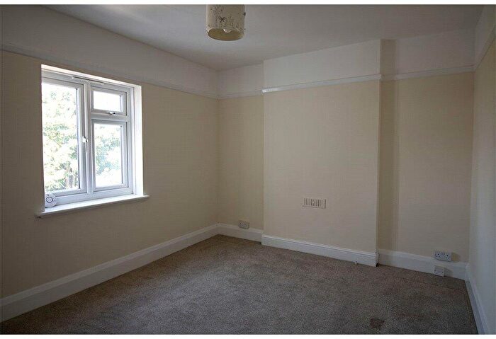 2 Bedroom Apartment To Rent In High Street, Banstead, Surrey, SM7