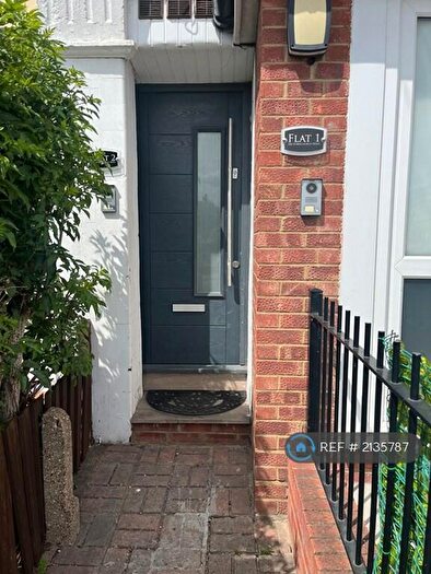 2 Bedroom Flat To Rent In Hornchurch Road, Hornchurch, RM11