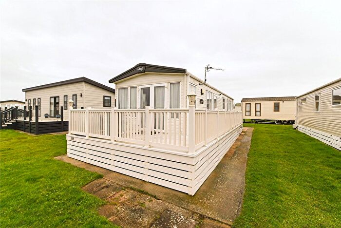 3 Bedroom Park Home For Sale In Chewton Sound, Hoburne Naish Holiday Park, Barton On Sea, Hampshire, BH25