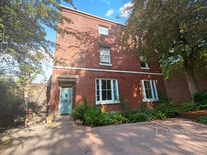 3 Bedroom Flat To Rent In Psalter Lane, Sheffield, S11