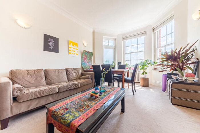 3 Bedroom Flat To Rent In Shoot Up Hill, London, NW2