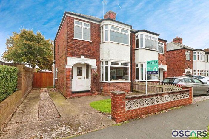 3 Bedroom Semi-Detached House For Sale In Kenwardly Road, Willerby, HU10