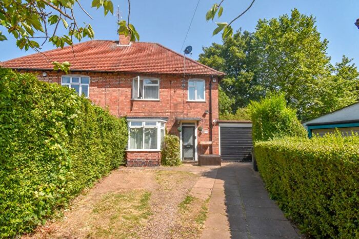 3 Bedroom Semi-detached House To Rent In Parkland Drive, Oadby, Leicestershire, LE2