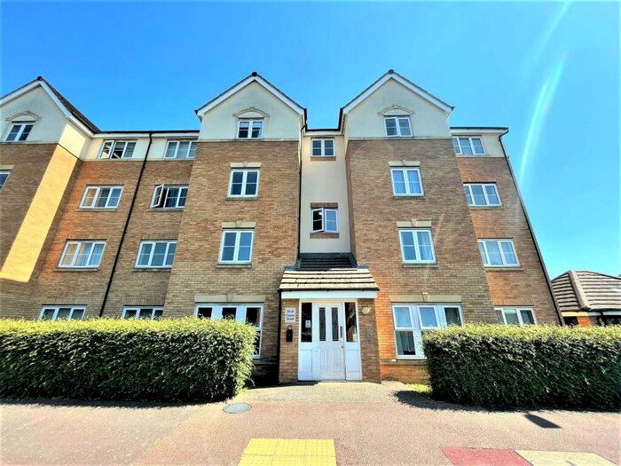 2 Bedroom Flat To Rent In Crowe Road, Bedford, MK40
