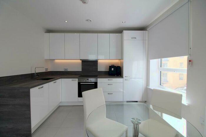 2 Bedroom Apartment To Rent In Harlequin House, Padworth Avenue, Reading, RG2