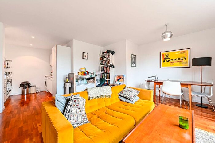 1 Bedroom Flat To Rent In Poole Street, Hoxton, London, N1