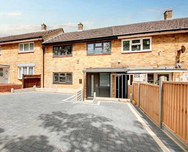 3 Bedroom Terraced House To Rent In Shephall Way Stevenage, SG2