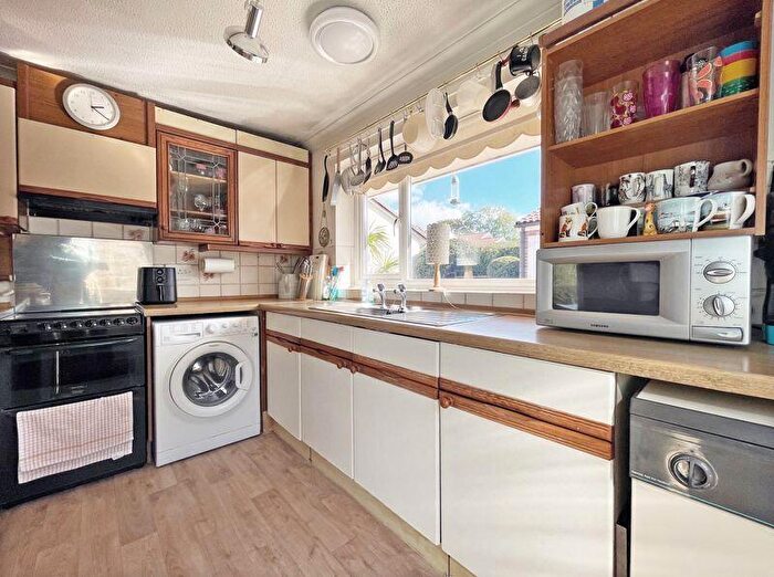 2 Bedroom Bungalow For Sale In Roman Way, Honiton, EX14