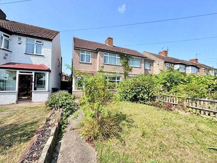 3 Bedroom Semi-Detached House For Sale In Hatch Lane, West Drayton, Greater London, UB7