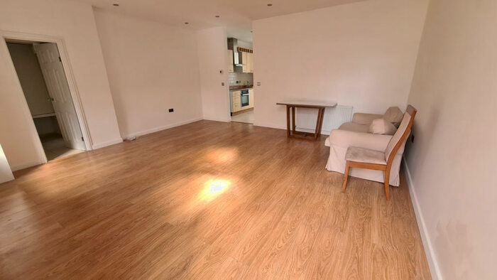1 Bedroom Flat To Rent In Apex Parade, Selvage Lane, NW7