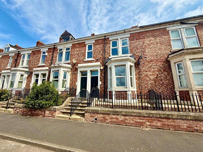 3 Bedroom Maisonette For Sale In Brighton Road, Bensham, Gateshead, NE8