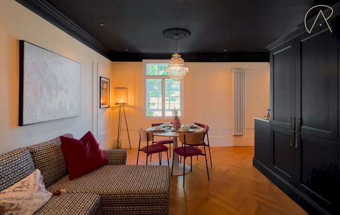 2 Bedroom Flat To Rent In Church Street, Windsor, SL4