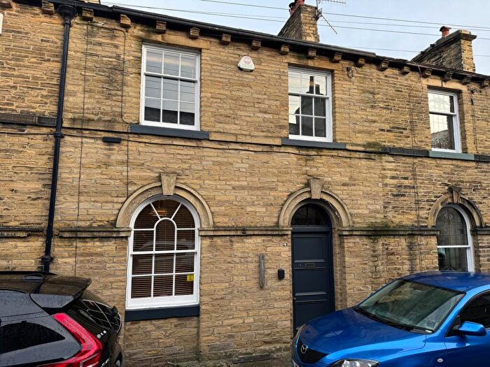 3 Bedroom Terraced House For Sale In Katherine Street, Shipley, BD18