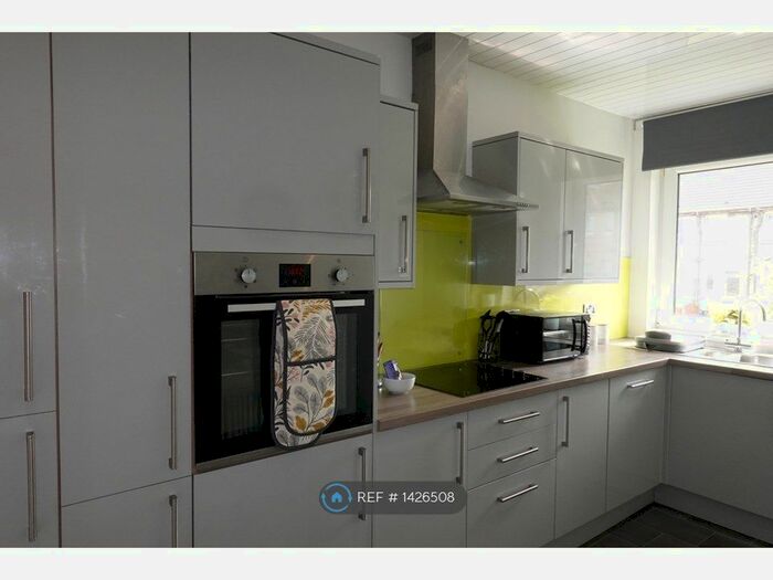 4 Bedroom Flat To Rent In Lady Wilson Street, Airdrie, ML6