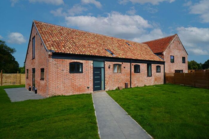 5 Bedroom Maisonette To Rent In Rookery Park, Beccles Road, Carlton Colville, Lowestoft, Suffolk, NR33