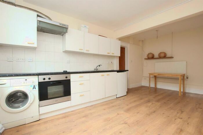 1 Bedroom Flat To Rent In Chelsea Road, Bath, BA1