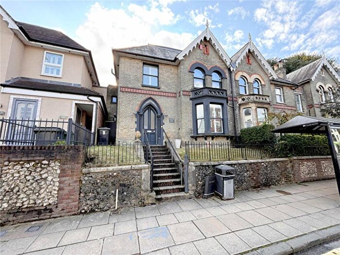 5 Bedroom Semi-Detached House To Rent In City Road, Winchester, Hampshire, SO23