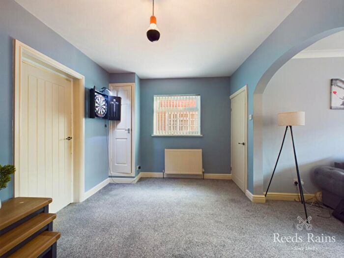 2 Bedroom Semi-Detached House For Sale In Goddard Avenue, Hull, East Riding Of Yorkshi, HU5