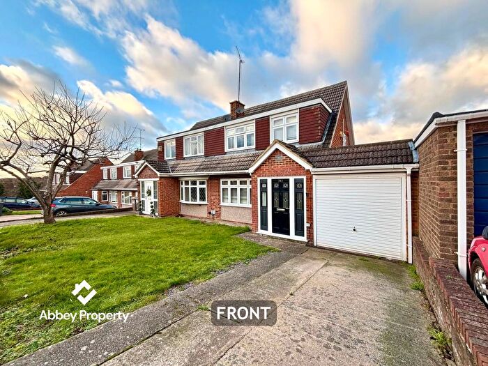3 Bedroom Semi-Detached House To Rent In Turnpike Drive, Luton, LU3