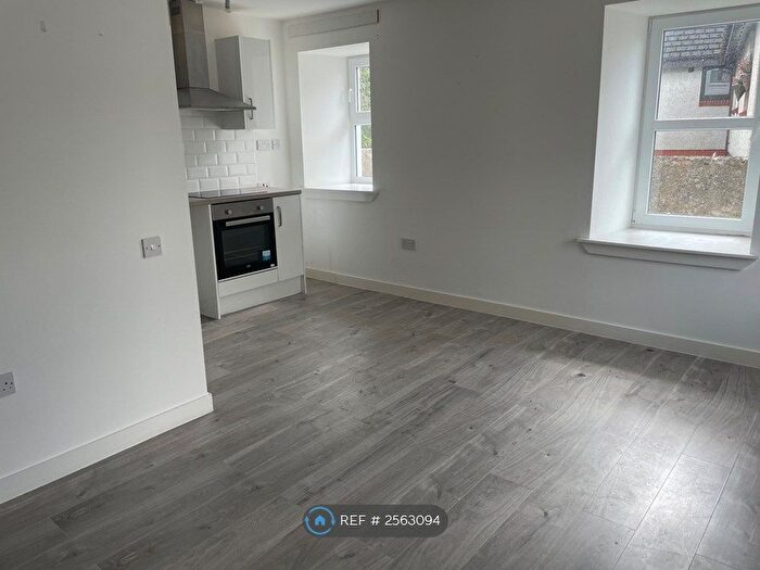 2 Bedroom Flat To Rent In Alma Place, Crieff, PH7