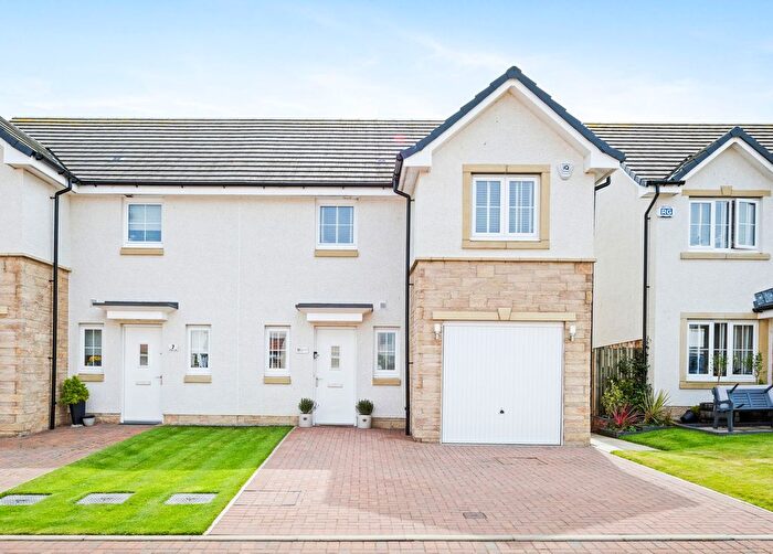 3 Bedroom Semi-Detached House For Sale In Balfour Drive, Winchburgh, EH52