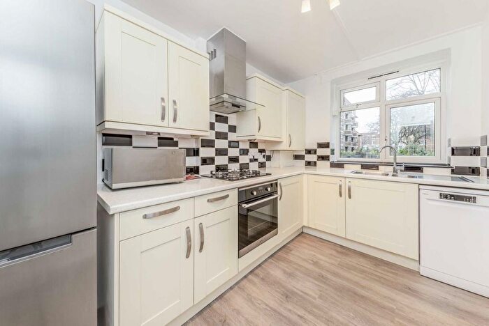 2 Bedroom Flat To Rent In Meadow Road, Oval, SW8
