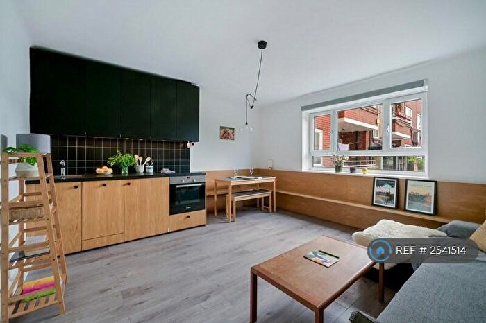 1 Bedroom Flat To Rent In Lorship Terrace, London, N16