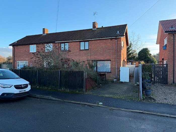 3 Bedroom Semi-Detached House For Sale In Hyde Road, Dereham, Norfolk, NR19