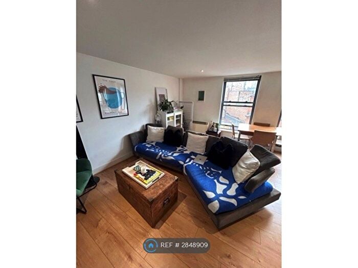 2 Bedroom Flat To Rent In Winders Road, London, SW11