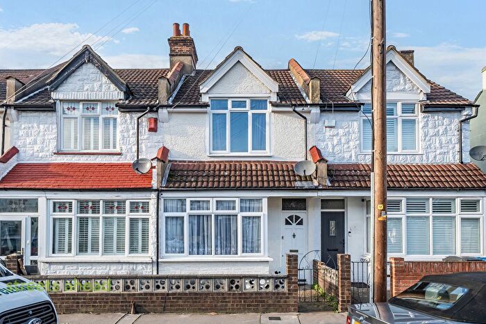 3 Bedroom Terraced House For Sale In Swain Road, Thornton Heath, CR7