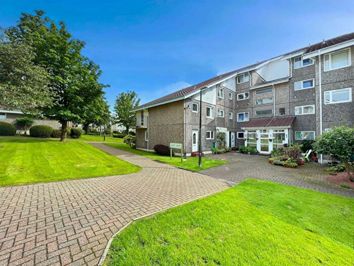2 Bedroom Flat For Sale In Fairhaven, Kirn, Dunoon, PA23