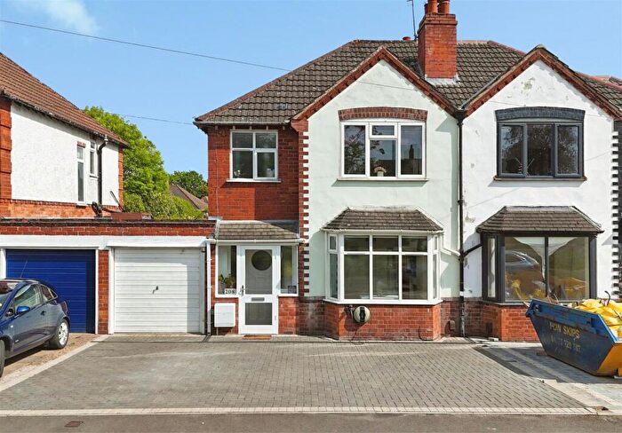 4 Bedroom Semi Detached House For Sale In Cubbington Road, Leamington Spa, CV32