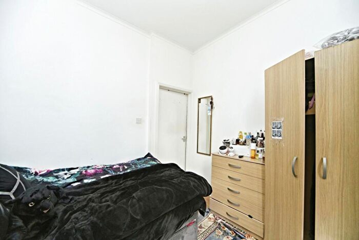 1 Bedroom Flat For Sale In Oakfield Road, Croydon, CR0