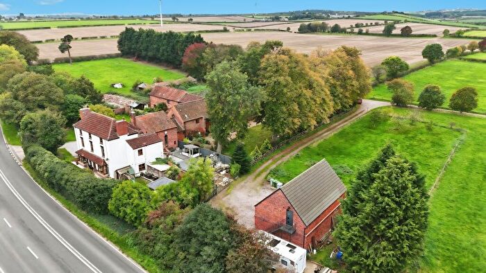 6 Bedroom Link Detached House For Sale In Old Rufford Road, Farnsfield, Newark, NG22