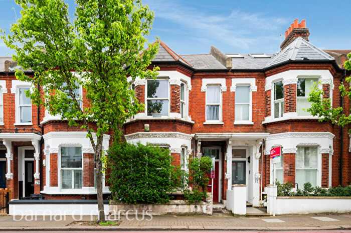 4 Bedroom House To Rent In Elspeth Road, SW11