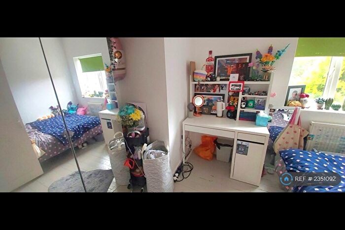 6 Bedroom Semi-Detached House To Rent In Somers Close, Winchester, SO22