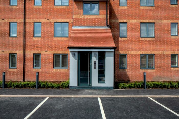 1 Bedroom Ground Flat To Rent In Cobbett Close, EN3
