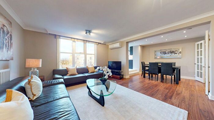 3 Bedroom Flat To Rent In St. Johns Wood Park, London, NW8