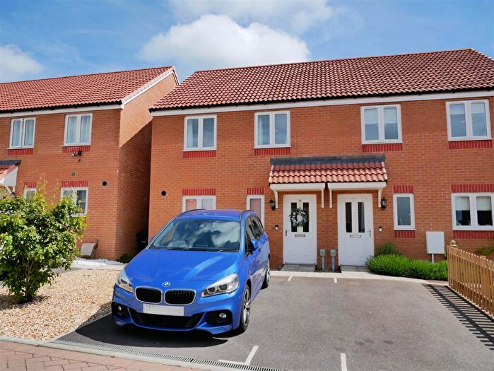 3 Bedroom Semi-Detached House For Sale In Lawrence Drive, Calne, SN11