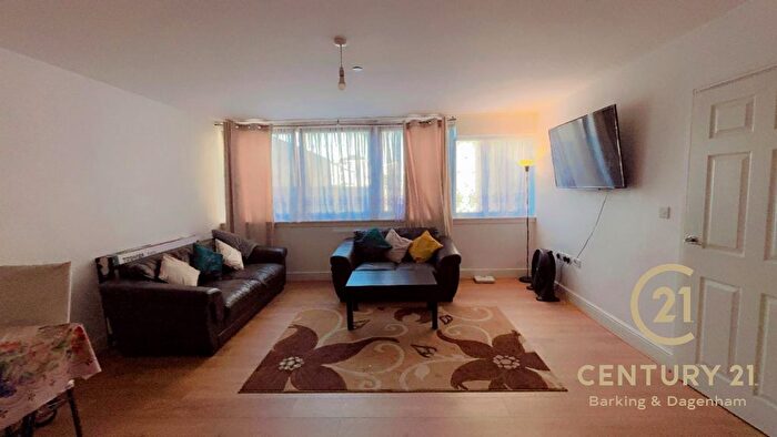 2 Bedroom Flat To Rent In Wakering Road, Barking, IG11