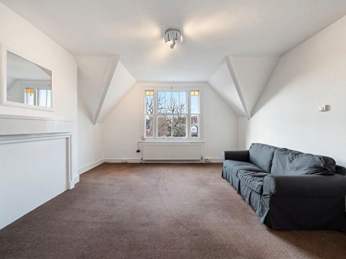 1 Bedroom Flat To Rent In Priory Road, South Hampstead, London, NW6