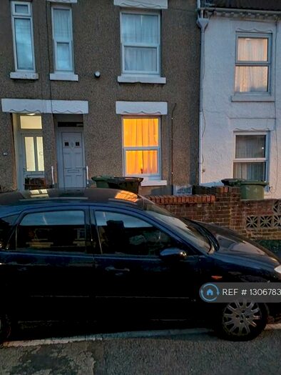 3 Bedroom Terraced House To Rent In Poplar Street, Wellingborough, NN8